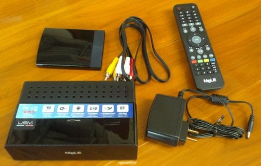 Allwinner A10 Device, power supply, audio/video cable, HDD casing and IR remote