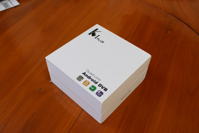 Unboxing of WeTek Play DVB-S2 Android / Linux STB - CNX Software