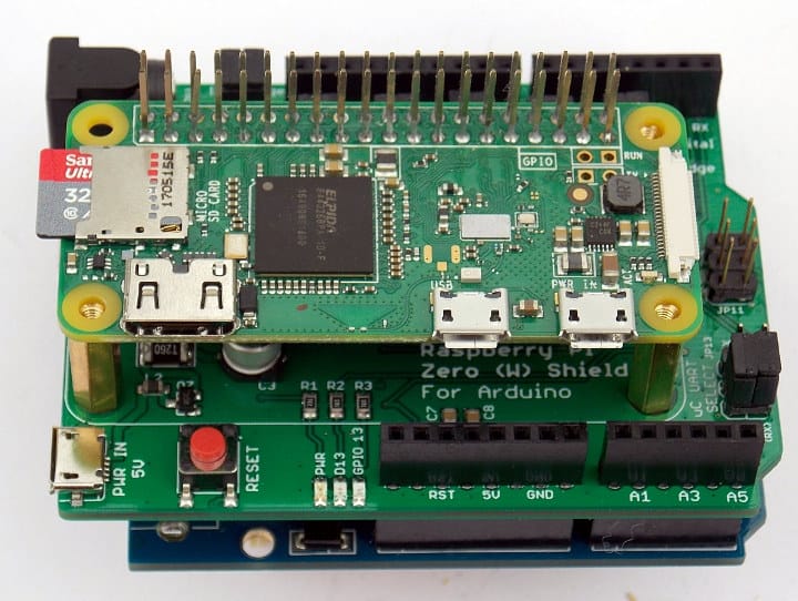 https://cdn.cnx-software.com/wp-content/uploads/2018/06/Raspberry-Pi-Zero-W-Arduino-Shield.jpg?lossy=1&ssl=1