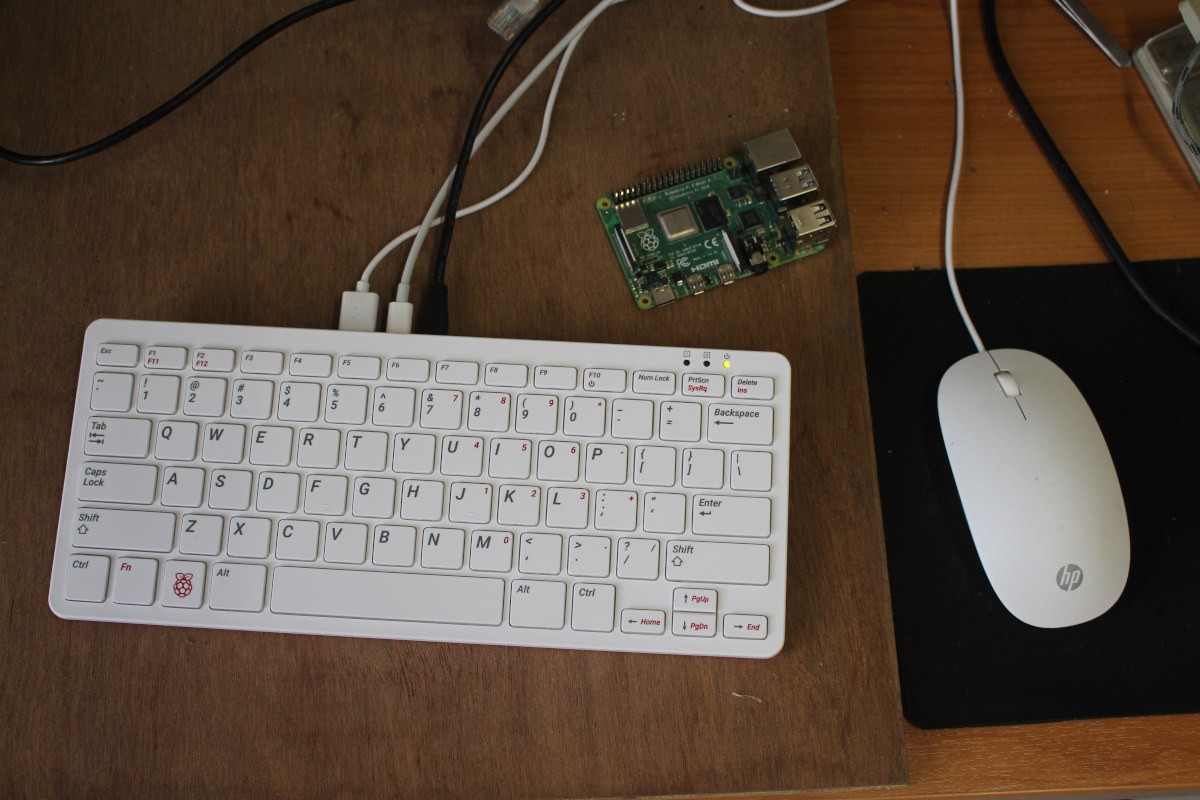Raspberry Pi 400 hides a whole PC in a keyboard
