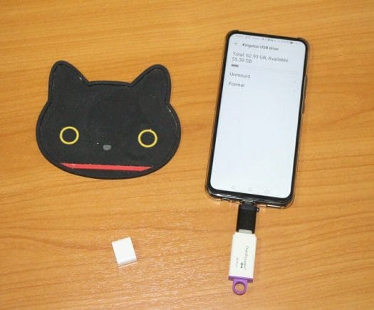 USB-C flash drive adapter smartphone
