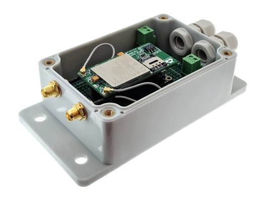 qTop BG96 Feather Shield-ESP32-Protoboard waterproof enclosure