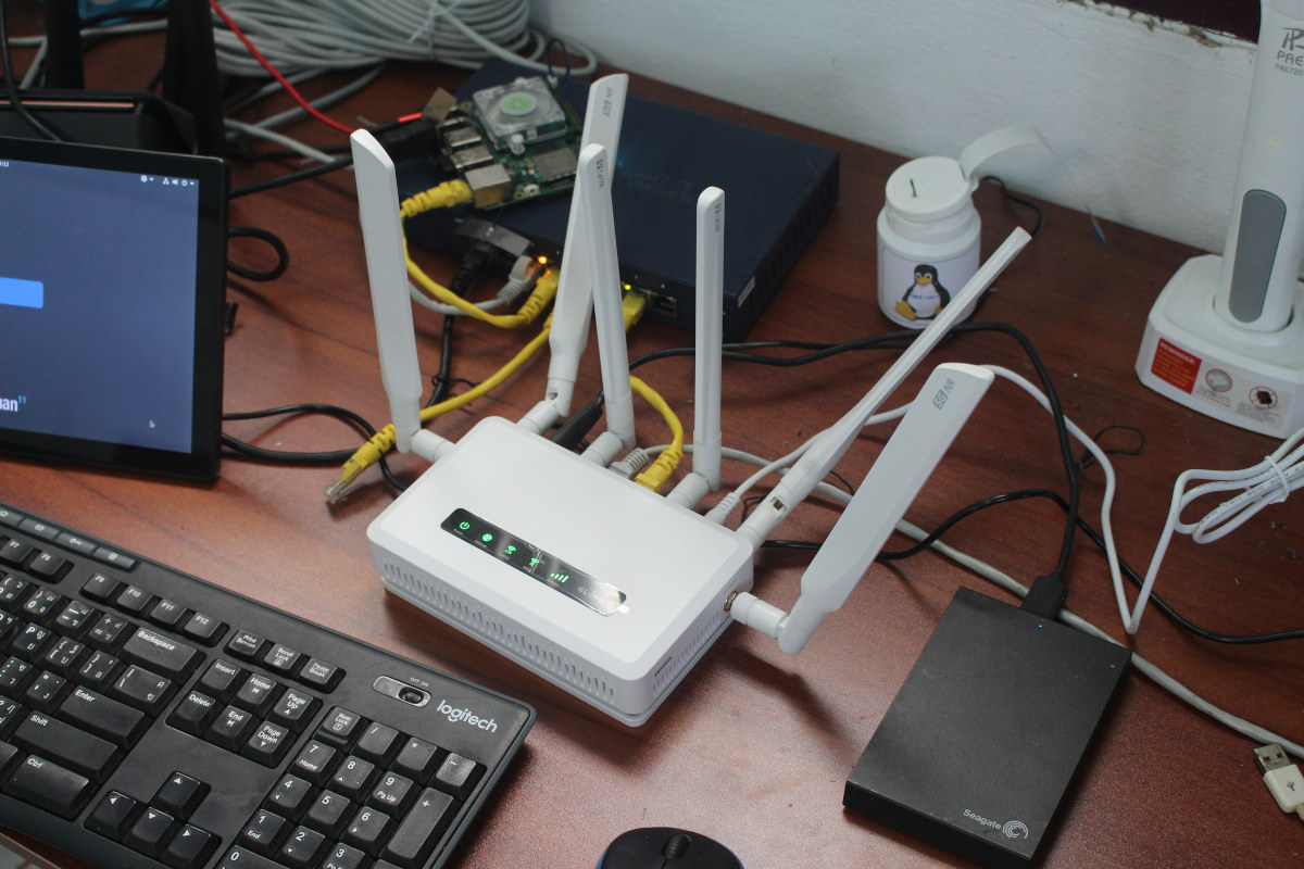 Review: GL Smart Routers by GL.iNet (Mobile Hotspot & Router