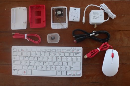 Raspberry Pi 5.1V 5A USB PD power supply case keyboard USB