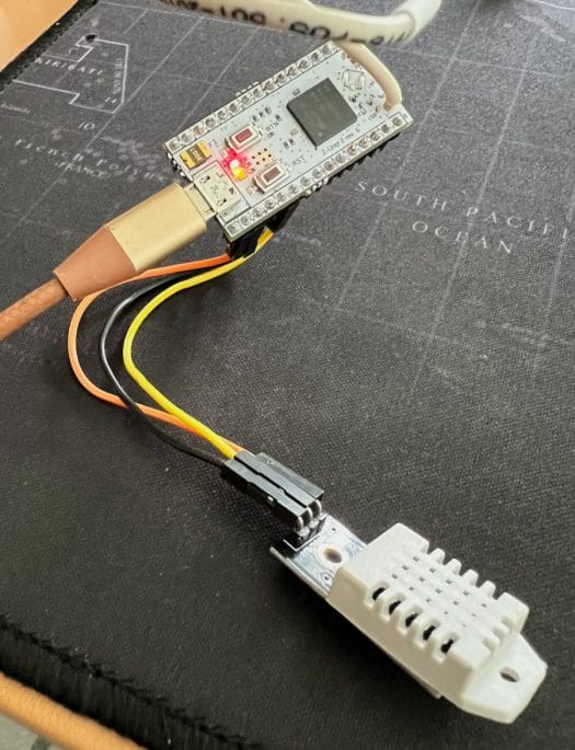 Z Wave.me Z-Uno2 connected to DHT21 temperature sensor Z Wave.me Z-Uno2 connected to DHT21 temperature sensor
