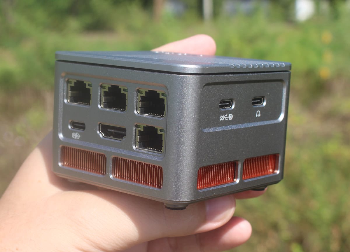 Four 2.5GbE Mini PC Firewall Gateway