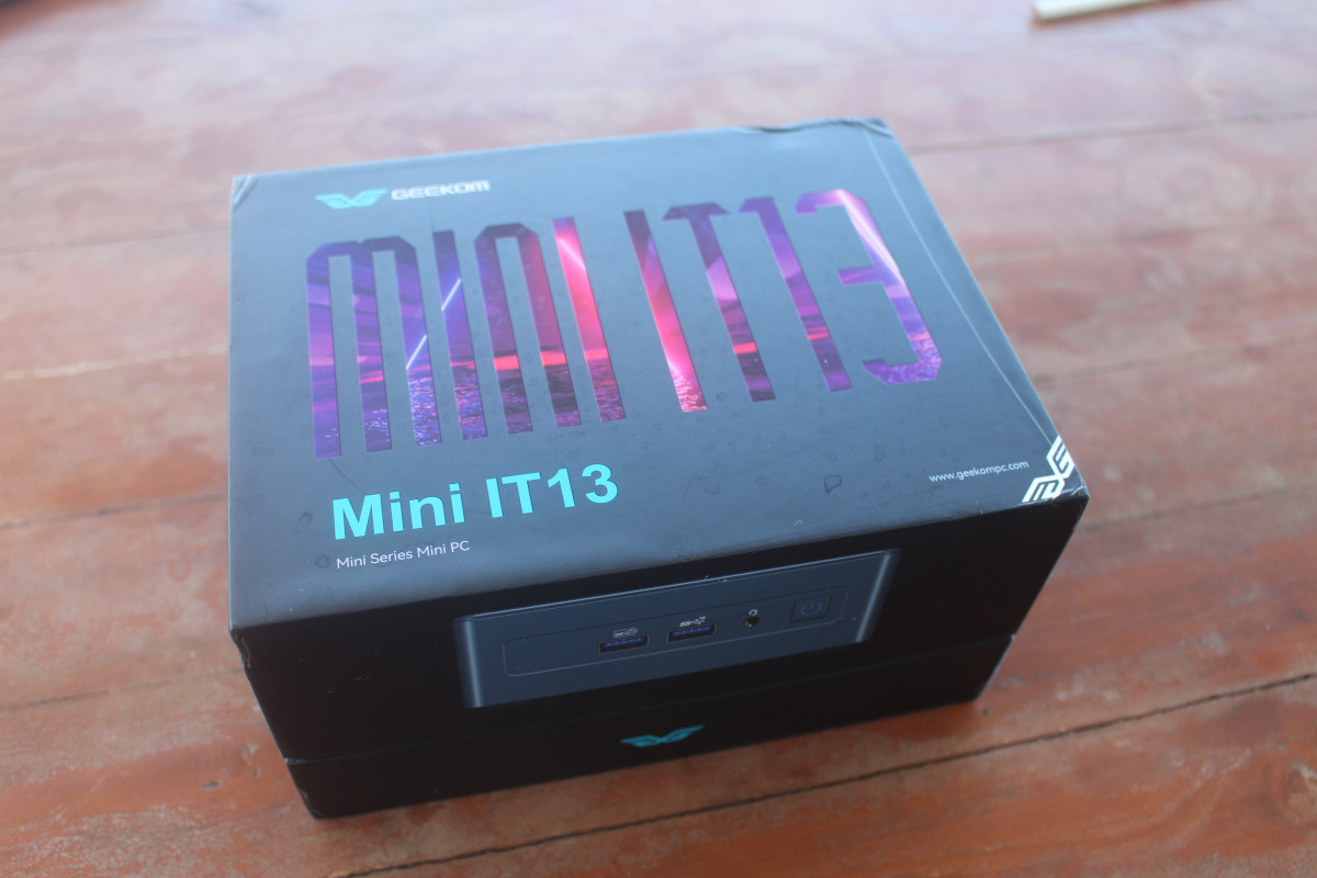 GEEKOM Mini PC IT13 Unboxing 